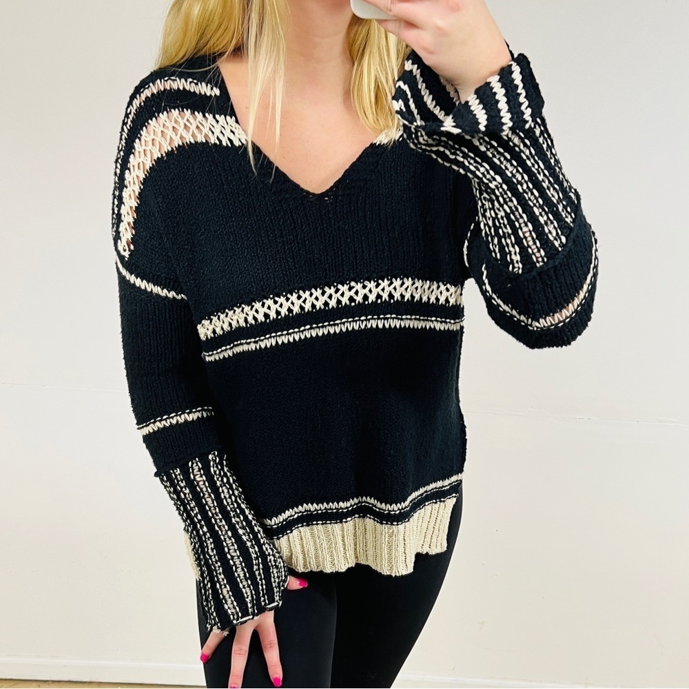 Elan Knitted Black and Cream Sweater